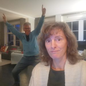 hij hoeft het niet te doen